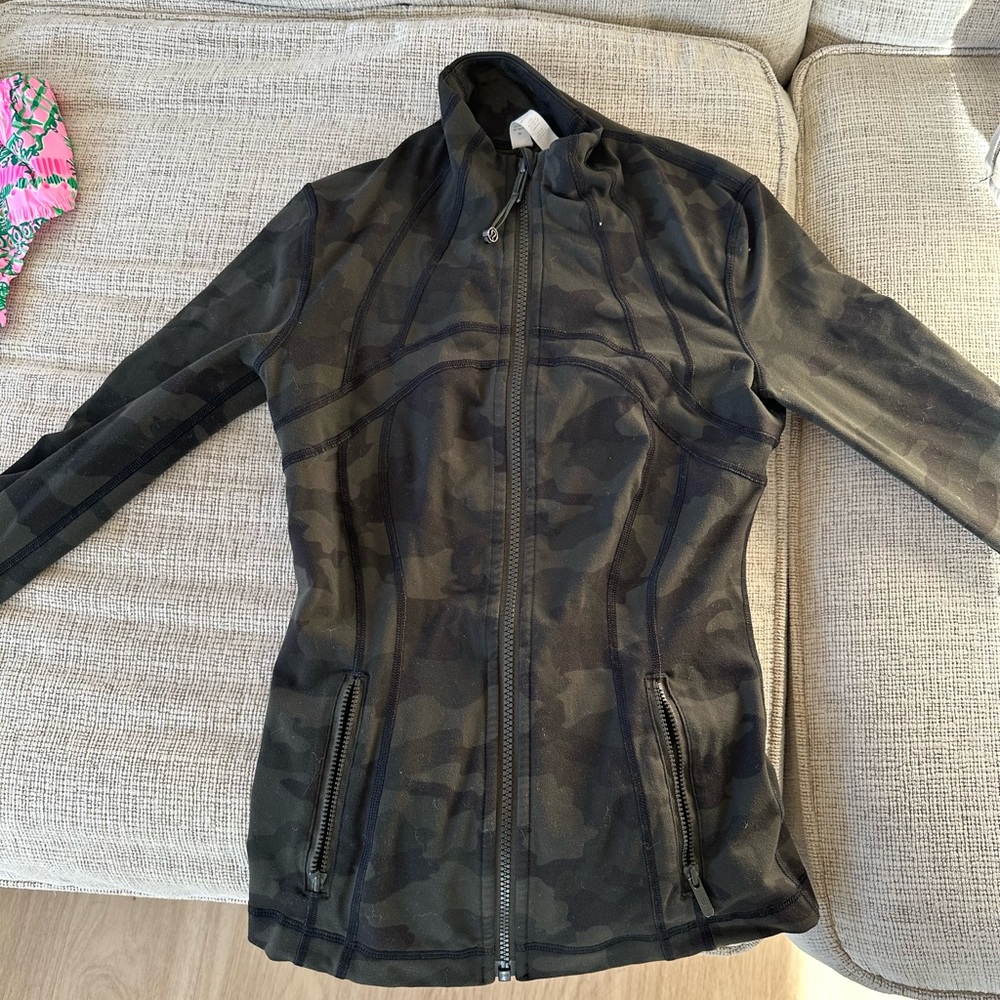 Lululemon workout jacket size 2